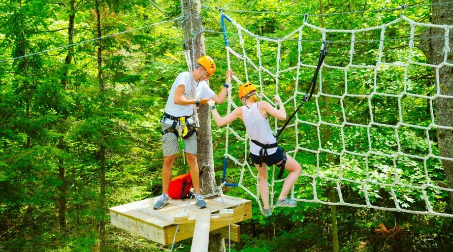 Crossing rope bridge